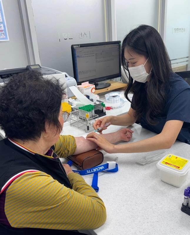당진시, ‘알츠하이머 위험도 혈액검사’  시민 호응 속 순조로운 진행 이어져 이미지