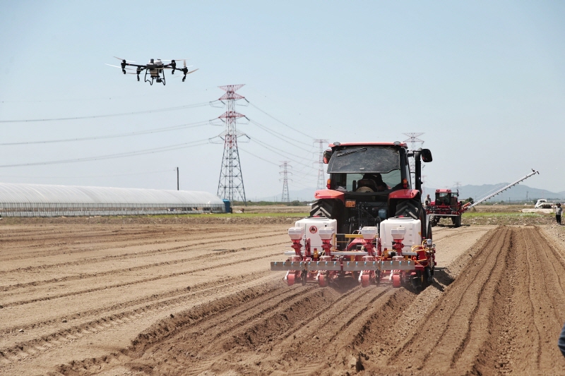 당진시, 논콩 기계화 일괄파종 시연회 열어 이미지