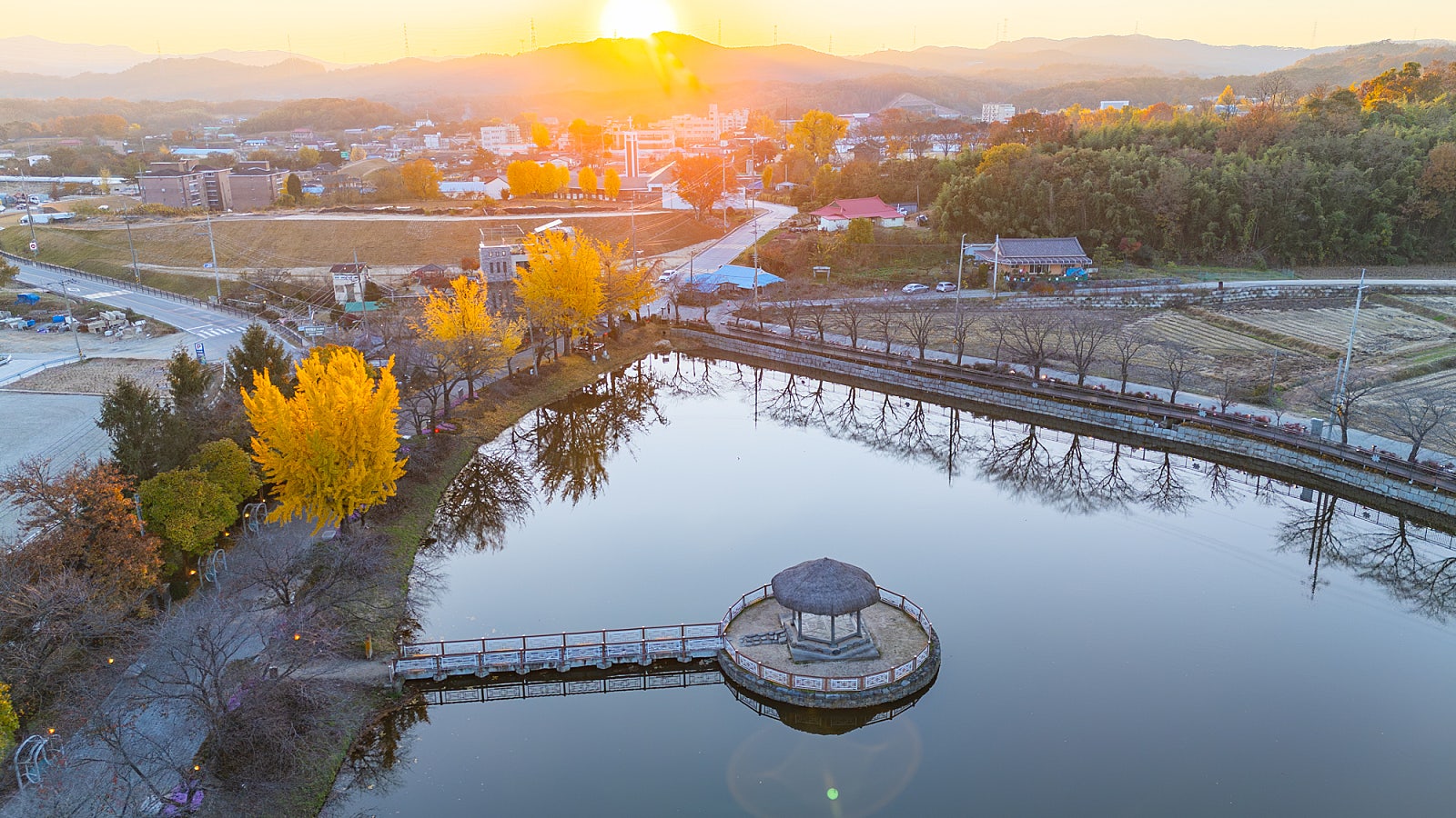 밤에 가기 좋은 당진 여행지, 골정지 늦가을 밤의 산책 이미지